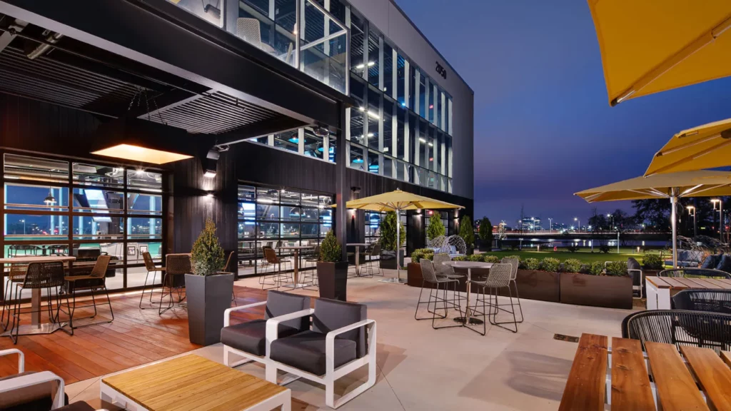 TOPGOLF SCHAUMBURG OUTDOOR PATIO 